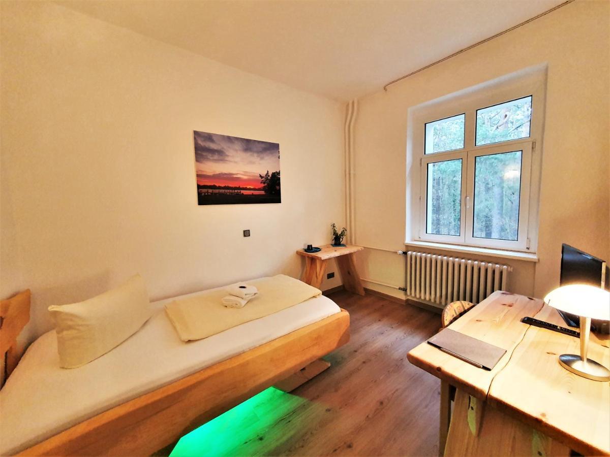 Waldhotel Am See Berlin-Schmoeckwitz Exterior photo