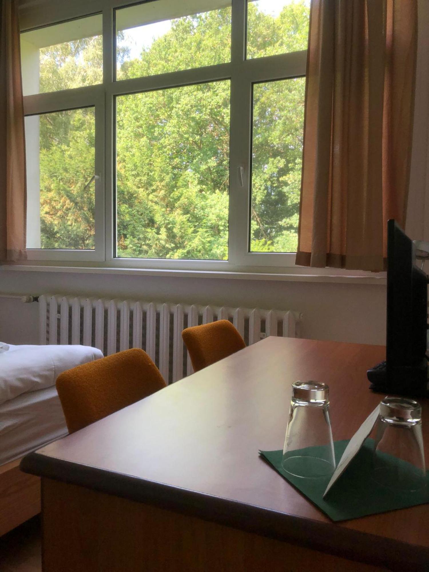 Waldhotel Am See Berlin-Schmoeckwitz Exterior photo
